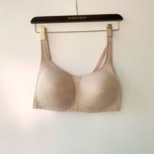 Wacoal Clear Comfort Contour Sports Bra Wireless